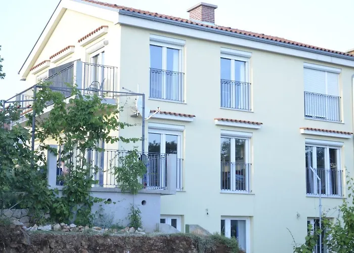 L&L Apartments